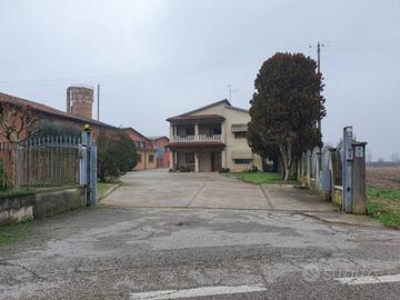 Immobile in asta di 4000 m² a San Pietro di Morubi