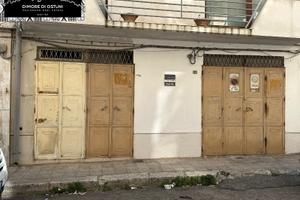 LOCALE COMMERCIALE con DEPOSITO SOTTOSTANTE