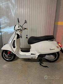 Vespa 300 GTS HPE