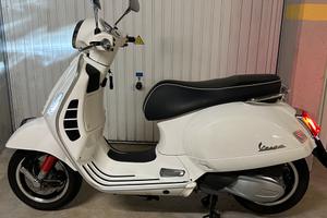 Vespa 300 GTS HPE