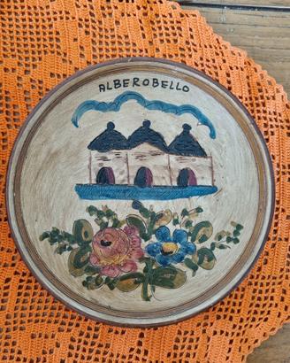 Piatto in ceramica hand made Alberobello
