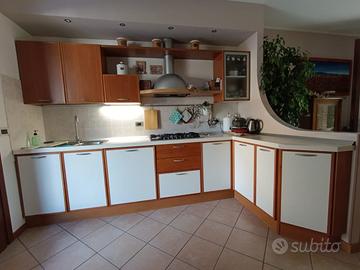 Cucina  maistri ciliegio e magnolia