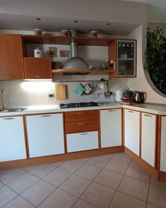 Cucina  maistri ciliegio e magnolia