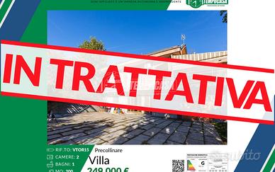 VILLA CON TERRENO PIANEGGIANTE