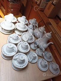 Servizio da caffè e tè in porcellana  – 24 pz