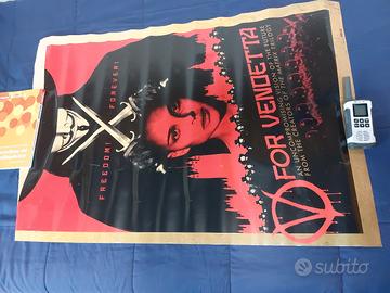 2 poster: V per vendetta e isola dei cani
