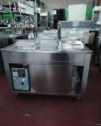 LAVANDINO ARMADIATO CON EROGATORE DELL'ACQUA