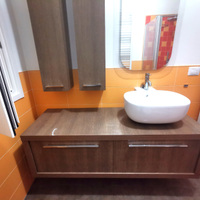 Mobile bagno sospeso,lavabo,specchio e 2 mobiletti