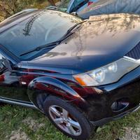 Mitsubishi Outlander diesel anno 2005 per ricambi 