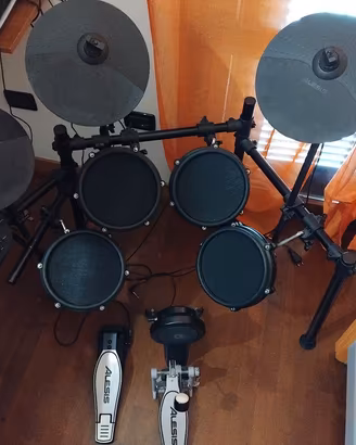 Batteria elettronica Alesis Nitro Mesh Kit  + sgab