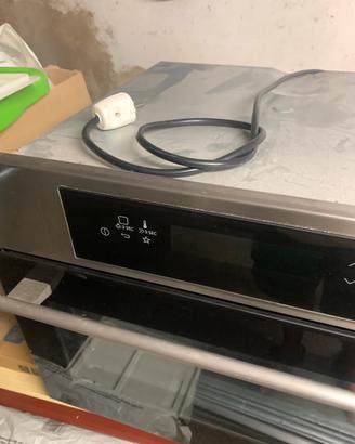 Forno elettrico funzione a vapore