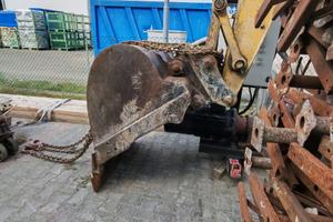Vendiamo escavatore CAT 308D