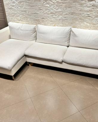 Divano Saba Italia tre posti con chaise longue