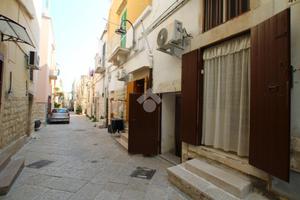2 LOCALI A MOLFETTA