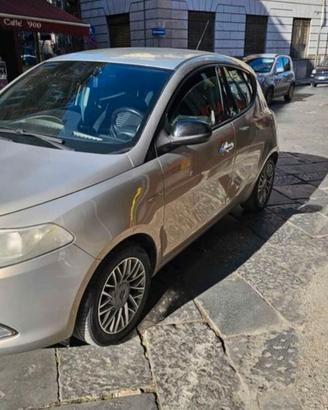 Lancia y 900 twinair