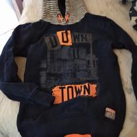 maglione con cappuccio 