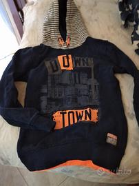 maglione con cappuccio 