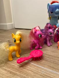 Poni di varie dimensioni