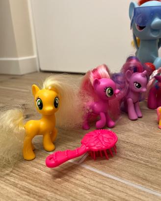 Poni di varie dimensioni