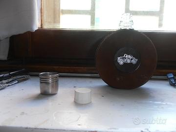 Fiaschetta marrone da viaggio per alcolici