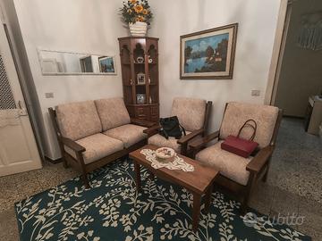 Salotto classico in legno