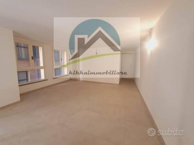 LOFT IN PIENO CENTRO ( RIF. E96-3137)