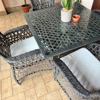 TAVOLO CON 4 SEDIE GIARDINO