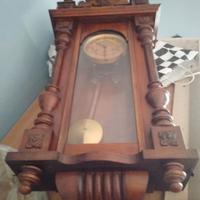 antico orologio a pendolo 