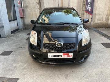 Toyota Yaris 1.3 5 porte Navi