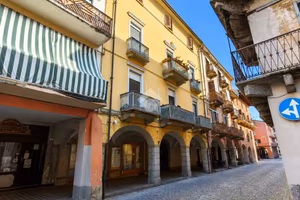 4 LOCALI A GATTINARA