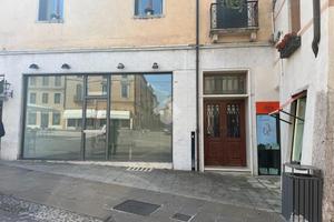 NEGOZIO A BASSANO DEL GRAPPA