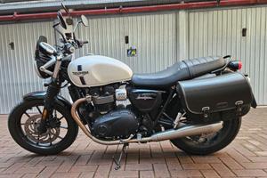 TRIUMPH STREET TWIN 900 ABS