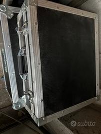 Valigia in legno rivestito