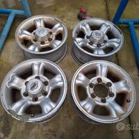 Cerchi In Lega Da 15" Per Nissan Terrano 2