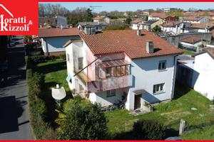 Casa singola con ampio giardino a Cervignano del F