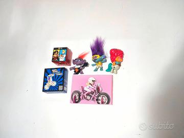 Lotto composto da gadget e giochi McDonald's.  - I