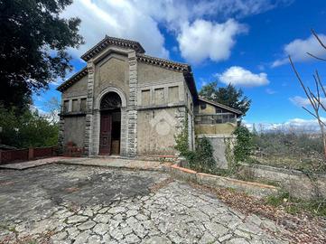 VILLA SINGOLA A CERVARA DI ROMA