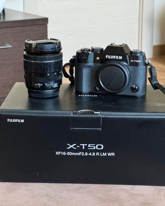 Fujifilm X-T50 con obiettivo XF16-50mm F2.8