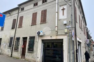 CASA SEMINDIPENDENTE A FERRARA