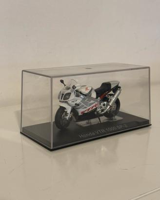 Honda VTR 1000 SP-2 modellino da collezione 1:24