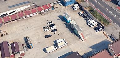 Parcheggio furgoni
