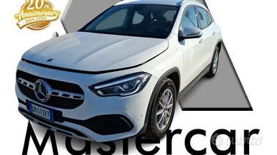 MERCEDES-BENZ GLA 180 GLA 180D Business Extra au