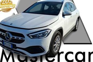 MERCEDES-BENZ GLA 180 GLA 180D Business Extra au