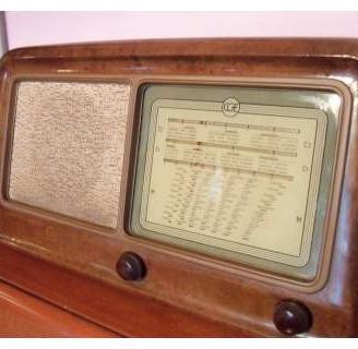 Radio a valvole CGE 385 anno 1950