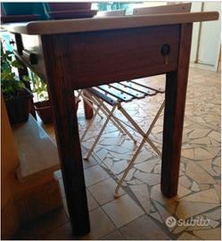 Tavolo in legno e marmo