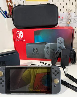 Nintendo Switch doppio controller + 7 giochi