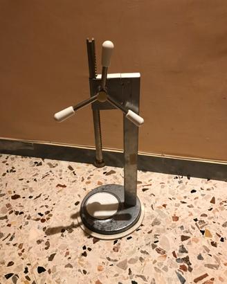 Tappatrice a cremagliera per tappi corona