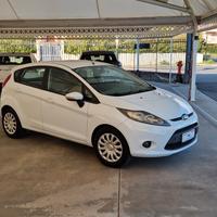 Ford Fiesta 1.4 TDCi 68cv ** x Neopatentati**