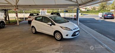 Ford Fiesta 1.4 TDCi 68cv ** x Neopatentati**