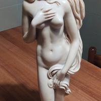 Venere di Botticelli in marmo.